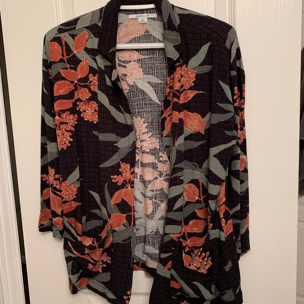 Host Pick! ✨ O’NEILL | Floral Blazer